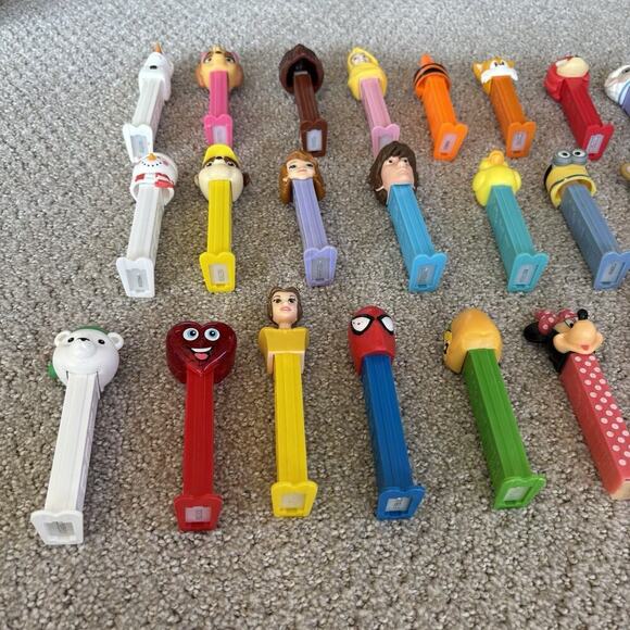 LOT OF PEZ DISPENSERS DISNEY, STAR WARS, SEASONAL + - Picture 4 of 9